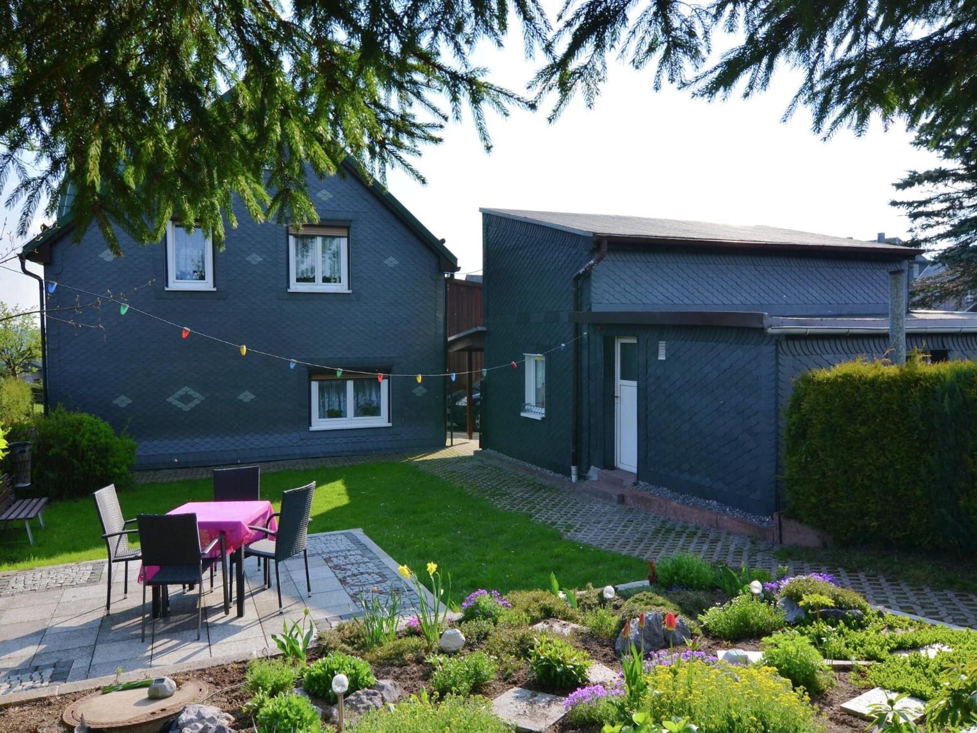 Holiday Home in Neustadt am Rennsteig with Pond Exterior foto