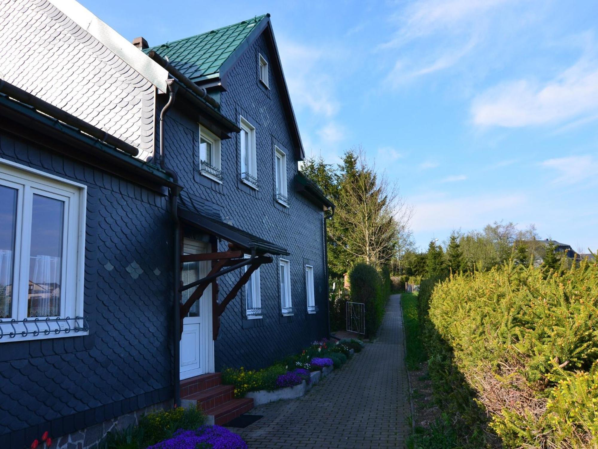 Holiday Home in Neustadt am Rennsteig with Pond Exterior foto