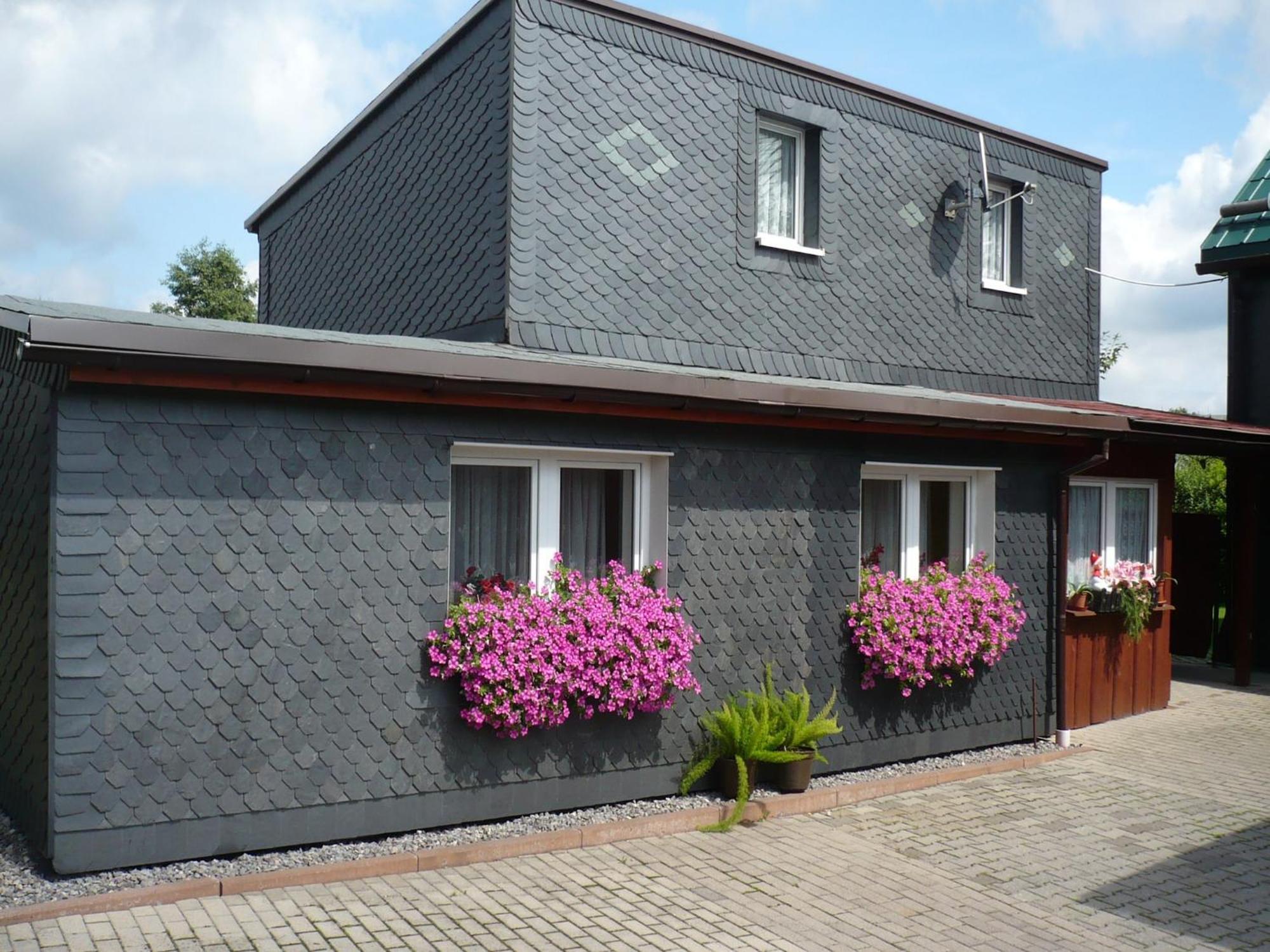 Holiday Home in Neustadt am Rennsteig with Pond Exterior foto