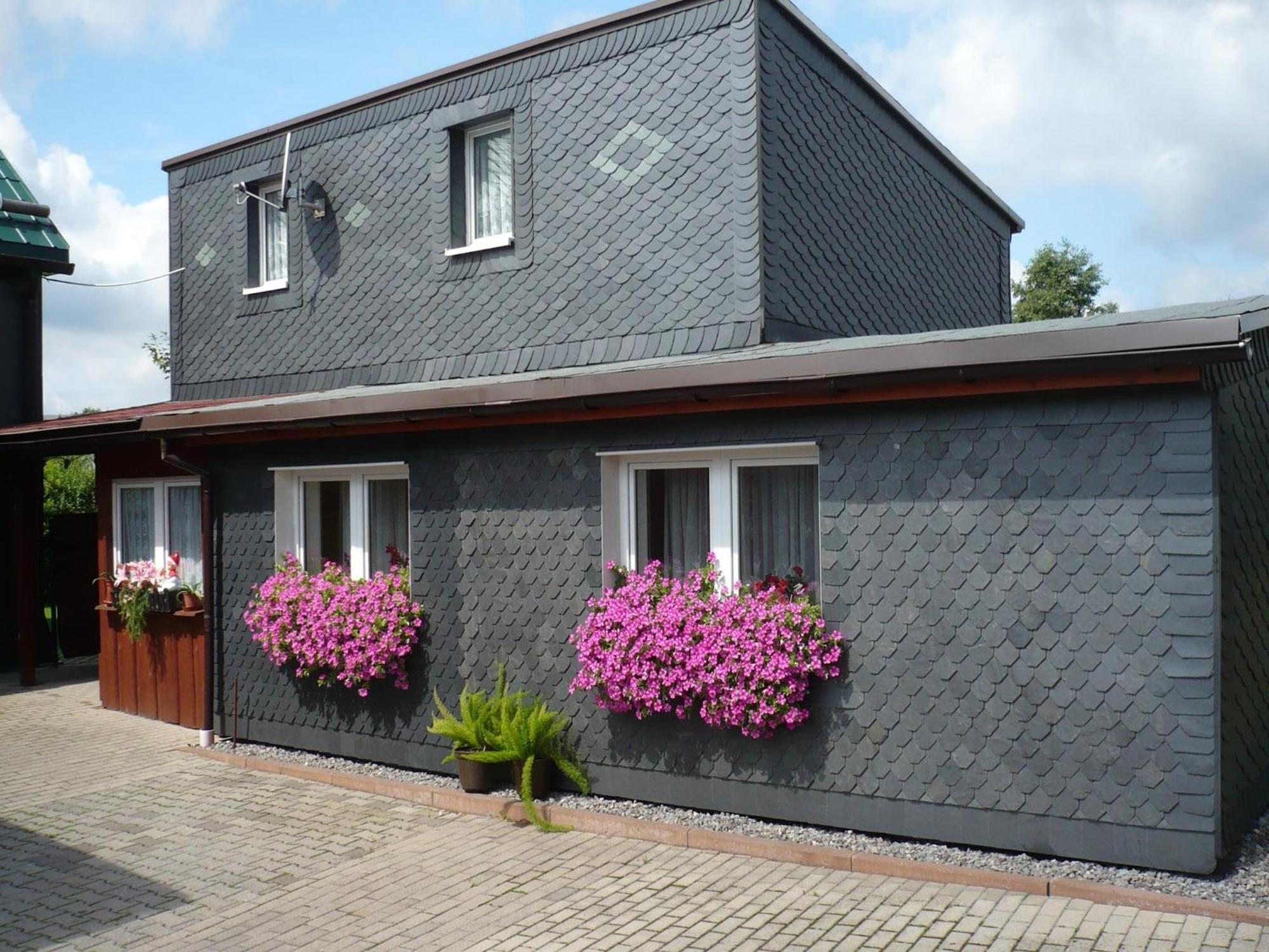 Holiday Home in Neustadt am Rennsteig with Pond Exterior foto