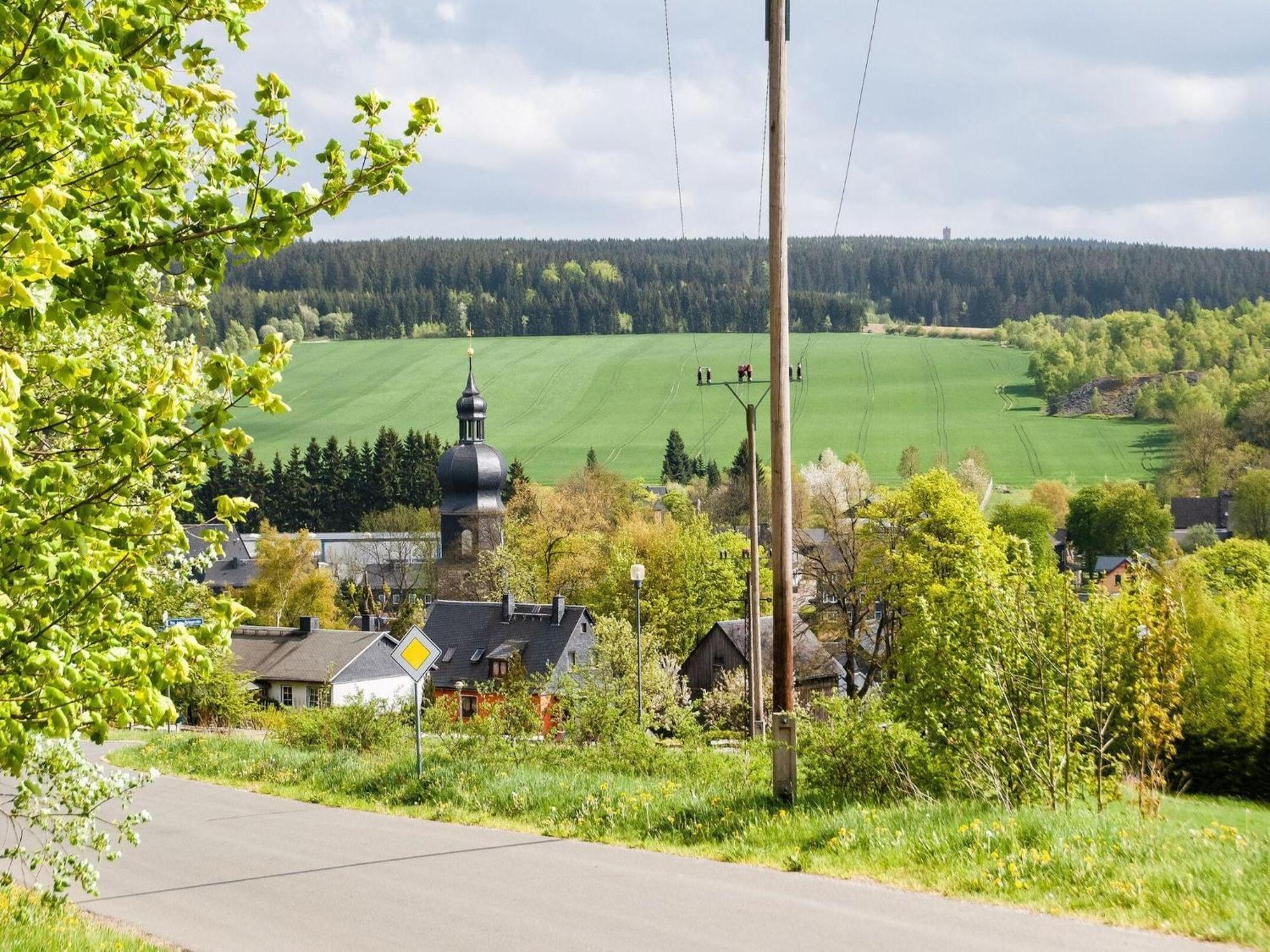 Holiday Home in Neustadt am Rennsteig with Pond Exterior foto